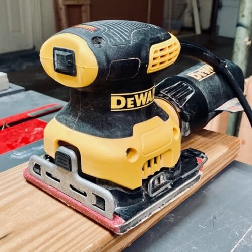 DeWalt Palm Sander DWE6411K Review 2020 Durable and affordable!
